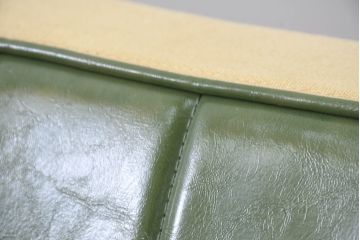 中古　美品　UP TOWN FURNITURE(アップタウン・ファニチャー)　PULLEY(プーリー)　合皮　レトロな色使いがおしゃれな2人掛けカウチソファ(二人掛け、2Pソファ、コーナーソファ)(R-081930)