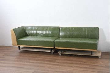 中古　美品　UP TOWN FURNITURE(アップタウン・ファニチャー)　PULLEY(プーリー)　合皮　レトロな色使いがおしゃれな2人掛けカウチソファ(二人掛け、2Pソファ、コーナーソファ)(R-081930)