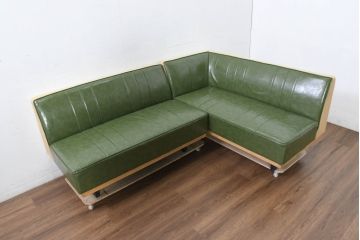 中古　美品　UP TOWN FURNITURE(アップタウン・ファニチャー)　PULLEY(プーリー)　合皮　レトロな色使いがおしゃれな2人掛けカウチソファ(二人掛け、2Pソファ、コーナーソファ)(R-081930)
