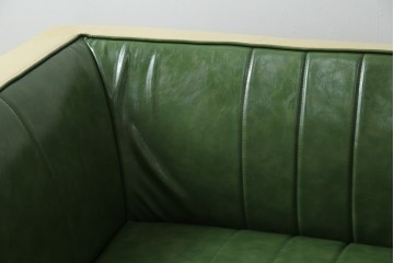 中古　美品　UP TOWN FURNITURE(アップタウン・ファニチャー)　PULLEY(プーリー)　合皮　レトロな色使いがおしゃれな2人掛けカウチソファ　(R-081930)