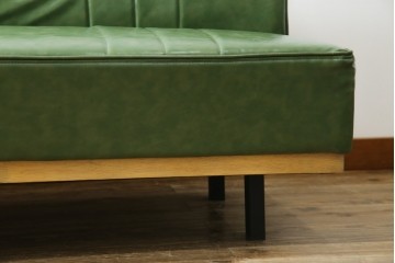 中古　美品　UP TOWN FURNITURE(アップタウン・ファニチャー)　PULLEY(プーリー)　合皮　レトロな色使いがおしゃれな2人掛けカウチソファ　(R-081930)