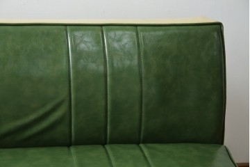 中古　美品　UP TOWN FURNITURE(アップタウン・ファニチャー)　PULLEY(プーリー)　合皮　レトロな色使いがおしゃれな2人掛けカウチソファ　(R-081930)