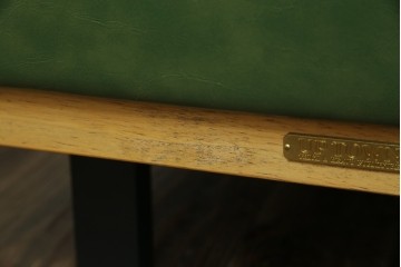 中古　美品　UP TOWN FURNITURE(アップタウン・ファニチャー)　PULLEY(プーリー)　合皮　レトロな色使いがおしゃれな2人掛けカウチソファ　(R-081930)