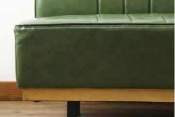 中古　美品　UP TOWN FURNITURE(アップタウン・ファニチャー)　PULLEY(プーリー)　合皮　レトロな色使いがおしゃれな2人掛けソファベンチ(二人掛け、2Pソファ)(R-081931)