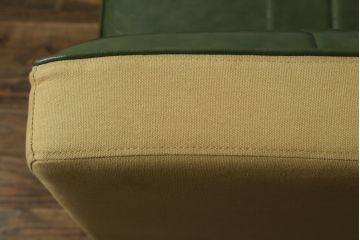 中古　美品　UP TOWN FURNITURE(アップタウン・ファニチャー)　PULLEY(プーリー)　合皮　レトロな色使いがおしゃれな2人掛けソファベンチ(二人掛け、2Pソファ)(R-081931)