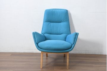 中古　美品　デンマーク　IDC大塚家具取り扱い　THECA(テカ)　MORO(モロ)　鮮やかな色合いが空間のアクセントになるイージーチェア(アームチェア、1P、一人掛け、1人掛け、イス、椅子、北欧)(定価約15万円)(R-081934)