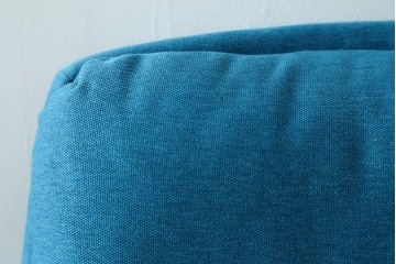 中古　美品　デンマーク　IDC大塚家具取り扱い　THECA(テカ)　MORO(モロ)　鮮やかな色合いが空間のアクセントになるイージーチェア　定価約15万円　(R-081934)