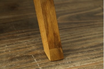 中古　美品　デンマーク　IDC大塚家具取り扱い　THECA(テカ)　MORO(モロ)　鮮やかな色合いが空間のアクセントになるイージーチェア　定価約15万円　(R-081934)