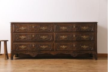 中古　美品　DREXEL HERITAGE(ドレクセルヘリテイジ)　old continent(オールドコンチネント)　美しい装飾が目を惹くチェスト(サイドチェスト、引き出し、サイドボード)(R-081939)