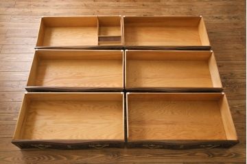 中古　美品　DREXEL HERITAGE(ドレクセルヘリテイジ)　old continent(オールドコンチネント)　美しい装飾が目を惹くチェスト(サイドチェスト、引き出し、サイドボード)(R-081939)