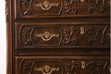 中古　美品　DREXEL HERITAGE(ドレクセルヘリテイジ)　old continent(オールドコンチネント)　美しい装飾が目を惹くチェスト(サイドチェスト、引き出し、サイドボード)(R-081939)