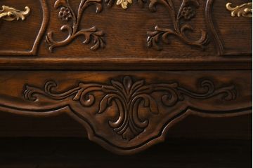 中古　美品　DREXEL HERITAGE(ドレクセルヘリテイジ)　old continent(オールドコンチネント)　美しい装飾が目を惹くチェスト(サイドチェスト、引き出し、サイドボード)(R-081939)