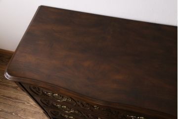 中古　美品　DREXEL HERITAGE(ドレクセルヘリテイジ)　old continent(オールドコンチネント)　美しい装飾が目を惹くチェスト(サイドチェスト、引き出し、サイドボード)(R-081939)