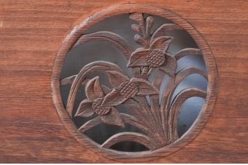 アンティーク建具　あやめと梅の図柄が素敵な彫刻欄間1枚(明かり取り、明り取り)(R-081954)
