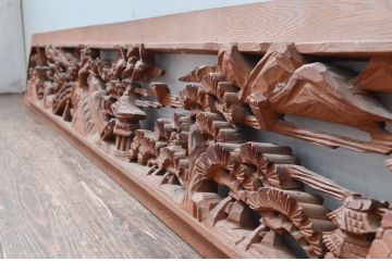 アンティーク建具　特大!! 幅263cm　松の木と風情ある風景の図柄が上質な和の空間を演出する彫刻欄間1枚(明かり取り、明り取り、らんま)(R-081960)