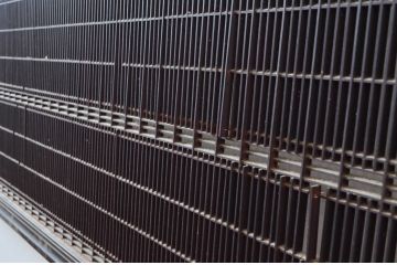 アンティーク建具　上手物!!　繊細な作りが魅力的な筬格子と凝った面取り框の大振りな欄間2枚(らんま、明り取り、明かり取り)(R-081962)
