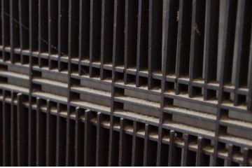 アンティーク建具　上手物!!　繊細な作りが魅力的な筬格子と凝った面取り框の大振りな欄間2枚(らんま、明り取り、明かり取り)(R-081962)