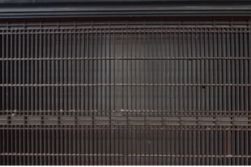 アンティーク建具　上手物!!　繊細な作りが魅力的な筬格子と凝った面取り框の大振りな欄間2枚(らんま、明り取り、明かり取り)(R-081962)