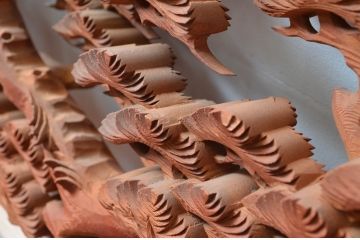 アンティーク建具　松と鷹(タカ)の図柄が見事な厚みのある両面彫刻欄間2枚セット(らんま、明かり取り、明り取り)(R-081965)