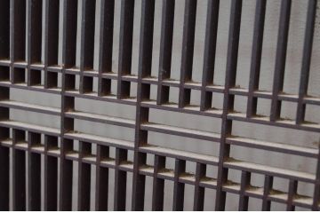 アンティーク建具　上手物!!　繊細な作りが魅力的な筬格子と凝った面取り框の欄間2枚(らんま、明り取り、明かり取り)(R-081966)