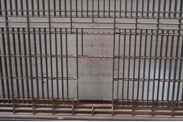 アンティーク建具　上手物!!　繊細な作りが魅力的な筬格子と凝った面取り框の欄間2枚(らんま、明り取り、明かり取り)(R-081966)