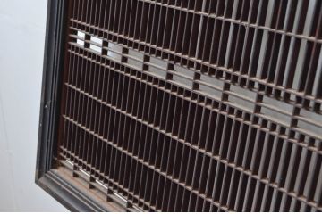 アンティーク建具　上手物!!　繊細な作りが魅力的な筬格子と凝った面取り框の欄間2枚(らんま、明り取り、明かり取り)(R-081966)