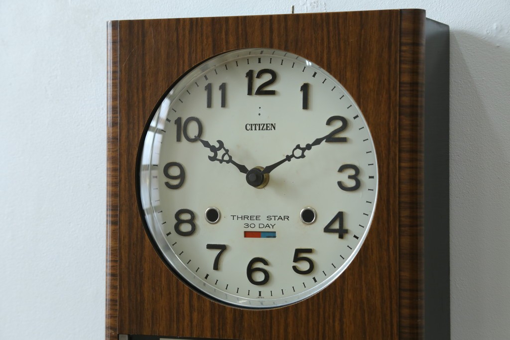 和製ビンテージ　CITIZEN(シチズン)　30DAY　昭和レトロな雰囲気漂う掛け時計　(R-081981)