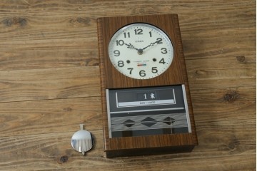 和製ビンテージ　CITIZEN(シチズン)　30DAY　昭和レトロな雰囲気漂う掛け時計　(R-081981)