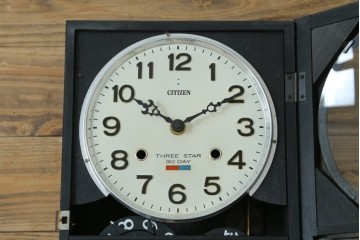 和製ビンテージ　CITIZEN(シチズン)　30DAY　昭和レトロな雰囲気漂う掛け時計　(R-081981)