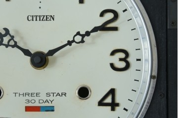 和製ビンテージ　CITIZEN(シチズン)　30DAY　昭和レトロな雰囲気漂う掛け時計　(R-081981)