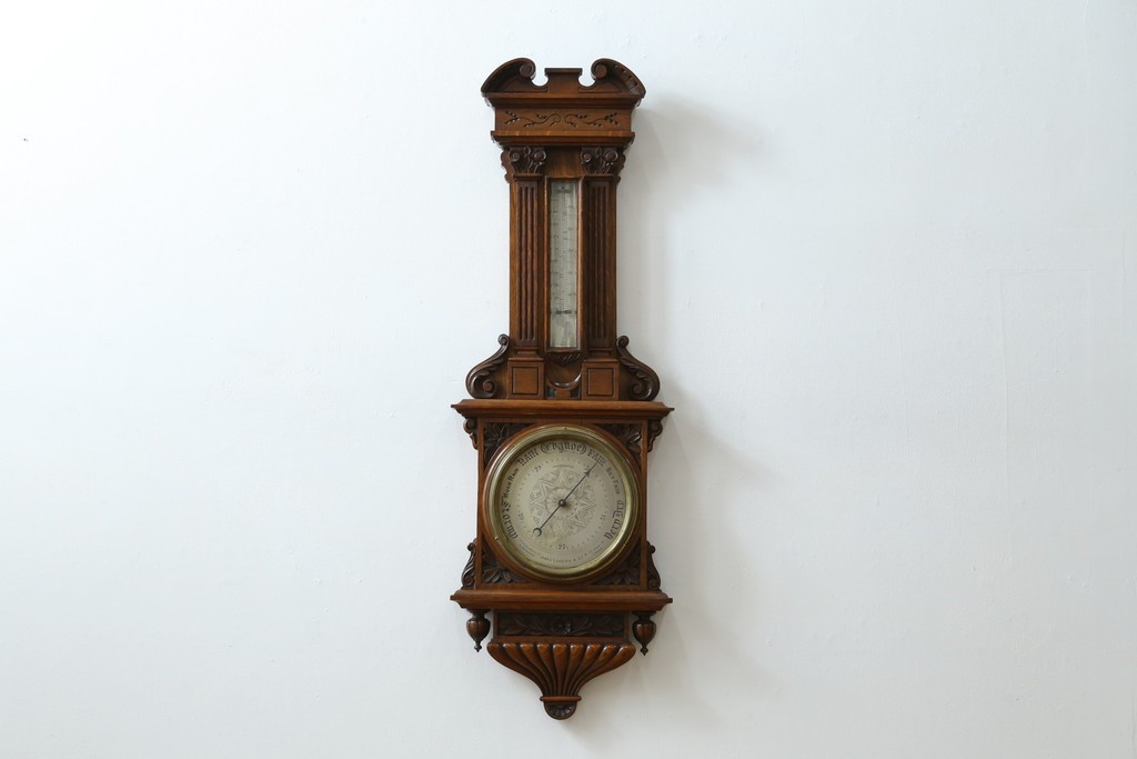 フランスアンティーク　クラシカルな彫刻入りアネロイド気圧計　(R-081985)