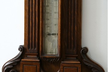 フランスアンティーク　クラシカルな彫刻入りアネロイド気圧計　(R-081985)