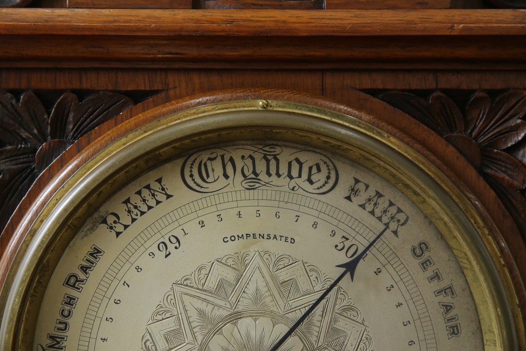 フランスアンティーク　クラシカルな彫刻入りアネロイド気圧計　(R-081985)