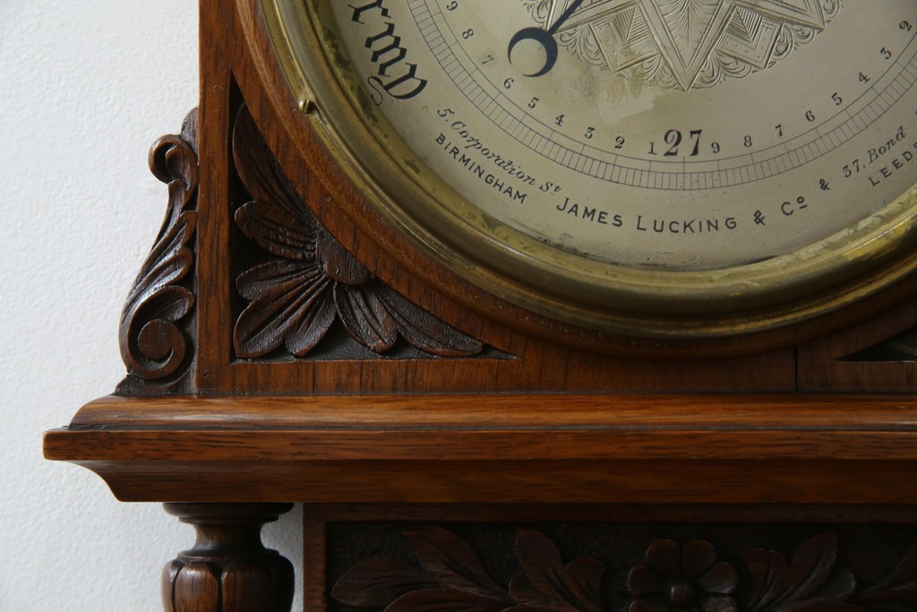 フランスアンティーク　クラシカルな彫刻入りアネロイド気圧計　(R-081985)