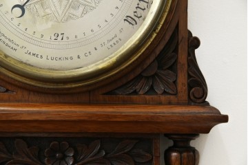 フランスアンティーク　クラシカルな彫刻入りアネロイド気圧計　(R-081985)