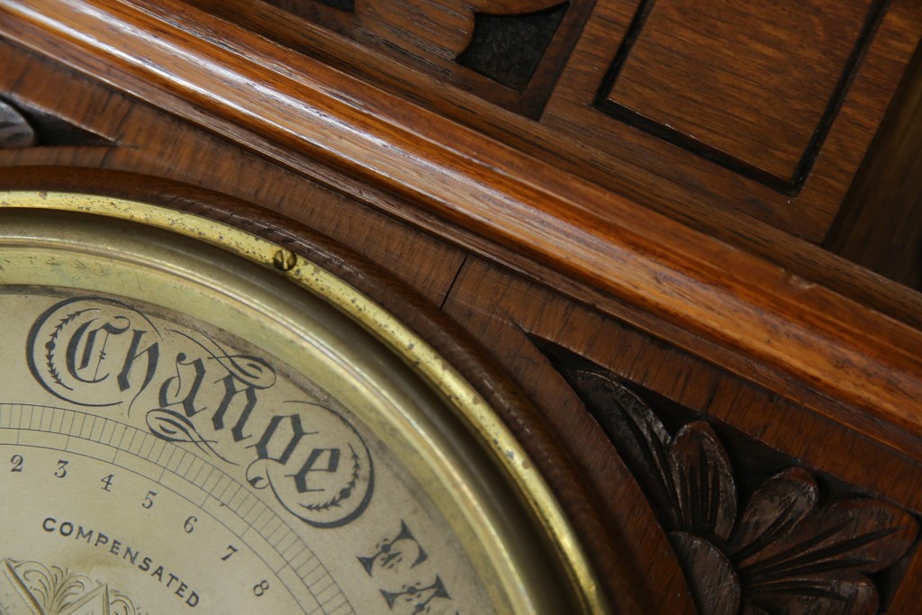 フランスアンティーク　クラシカルな彫刻入りアネロイド気圧計　(R-081985)