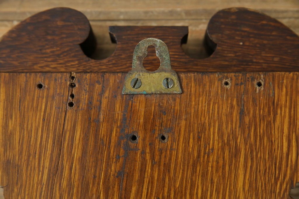 フランスアンティーク　クラシカルな彫刻入りアネロイド気圧計　(R-081985)