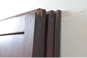 アンティーク建具　総欅(ケヤキ)材　一枚板　漆塗り　和の情緒あふれる板戸4枚セット(引き戸、帯戸)(R-082002)