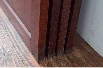 アンティーク建具　総欅(ケヤキ)材　一枚板　漆塗り　和の情緒あふれる板戸4枚セット(引き戸、帯戸)(R-082002)