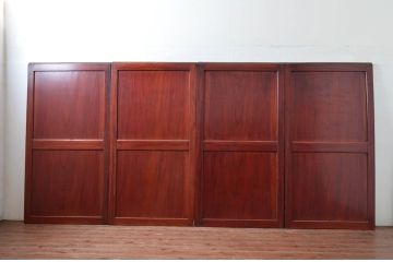 アンティーク建具　総欅(ケヤキ)材　一枚板　漆塗り　和の情緒あふれる板戸4枚セット(引き戸、帯戸)(R-082003)