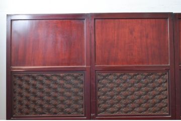 アンティーク建具　極上品!!　美品!!　総欅(ケヤキ)材　一枚板　上質な和の空間を演出する組子入り漆塗りの帯戸4枚セット(引き戸、板戸)(R-082004)