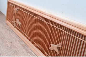 ビンテージ建具　片面ガラス　竹に雀の彫刻入り筬欄間1枚(格子欄間、おさらんま、オサランマ、明り取り、明かり取り、ヴィンテージ)(R-082006)