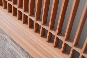 ビンテージ建具　片面ガラス　竹に雀の彫刻入り筬欄間1枚(格子欄間、おさらんま、オサランマ、明り取り、明かり取り、ヴィンテージ)(R-082006)