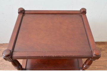 中古　美品　国会議事堂納品の高級家具メーカー　徳田家具　上品な佇まいで存在感のあるサイドキャビネット(サイドテーブル、コンソールテーブル、ナイトテーブル、収納棚、戸棚、電話台、花台、飾り棚、陳列棚、ディスプレイ棚、置柵、店舗什器)(R-082010)