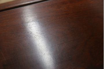 和製アンティーク　総花梨(カリン)材　細身で繊細なデザインの小振りな茶棚(飾り棚、違い棚、収納棚、両面仕様)(R-082011)