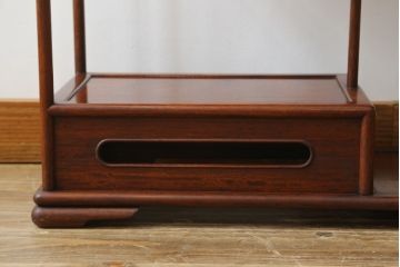 和製アンティーク　総花梨(カリン)材　細身で繊細なデザインの小振りな茶棚(飾り棚、違い棚、収納棚、両面仕様)(R-082011)