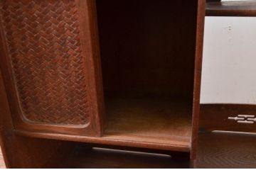 和製アンティーク　高級指物家具　槐(えんじゅ)材　網代(あじろ)引き戸と透かし彫りが素敵な茶棚(茶箪笥、飾り棚、陳列棚、収納棚、戸棚)(R-082012)
