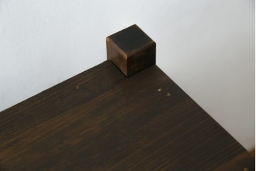 和製アンティーク　シンプルで簡素なデザインが取り入れやすい飾り棚　(R-082014)