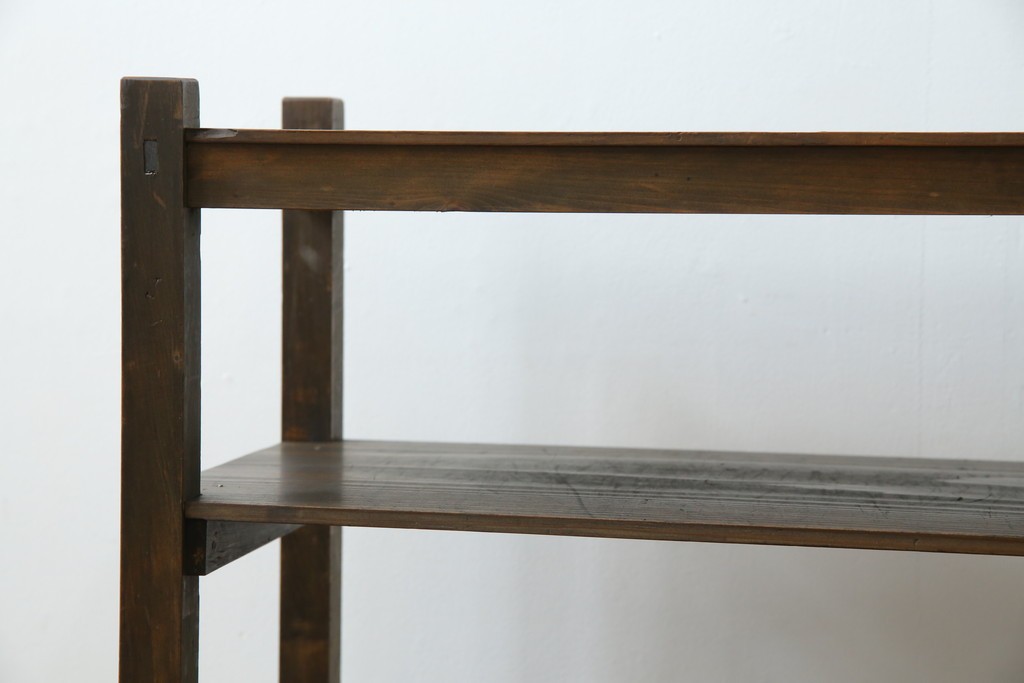 和製アンティーク　シンプルで簡素なデザインが取り入れやすい飾り棚　(R-082014)