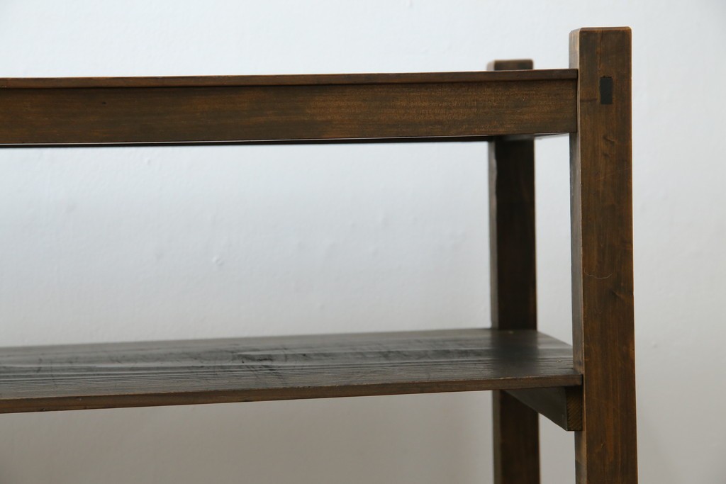 和製アンティーク　シンプルで簡素なデザインが取り入れやすい飾り棚　(R-082014)